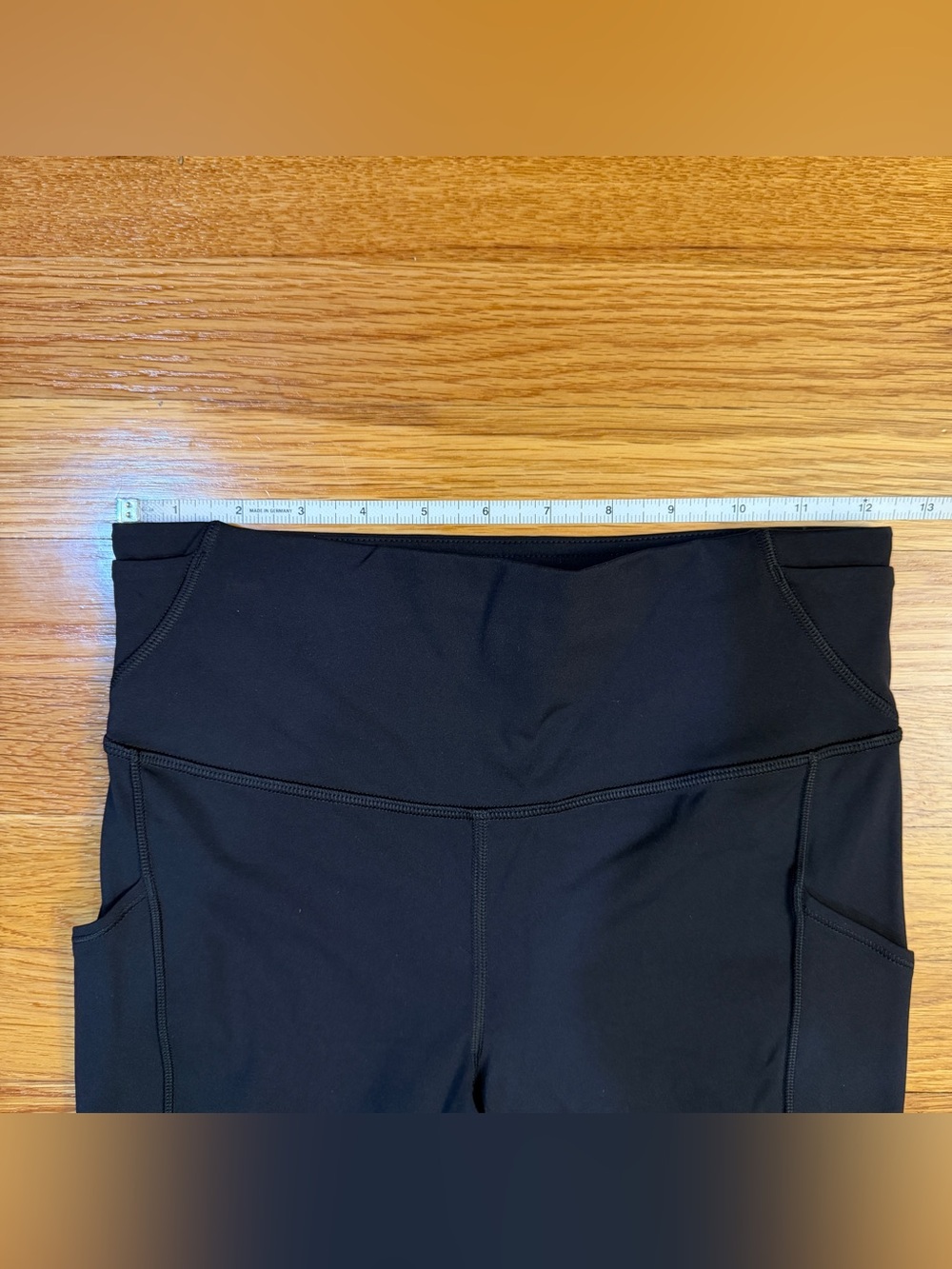 Lululemon Fast and Free High-Rise Tight 25" *Pockets in Black - Size 6 Leggings - Picture 3 of 6